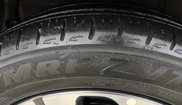 2020 Hyundai AURA SX 1.2, Petrol, Manual, 75,427 km, Right Rear Tyre Tread