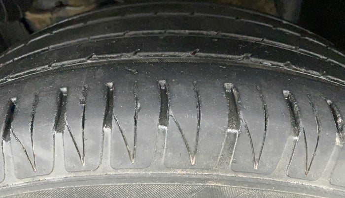 2019 Maruti Vitara Brezza ZDI, Diesel, Manual, 35,881 km, Left Front Tyre Tread