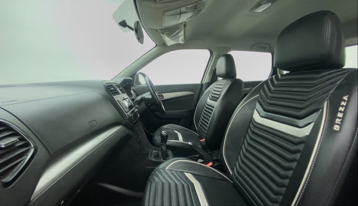 2019 Maruti Vitara Brezza ZDI, Diesel, Manual, 35,881 km, Right Side Front Door Cabin