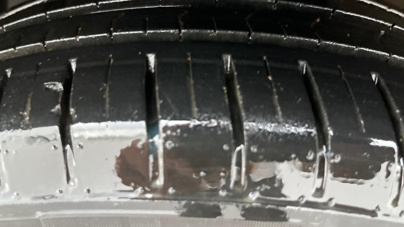 2018 Maruti Ciaz ALPHA  AT 1.4  PETROL, Petrol, Automatic, 69,712 km, Left Front Tyre Tread