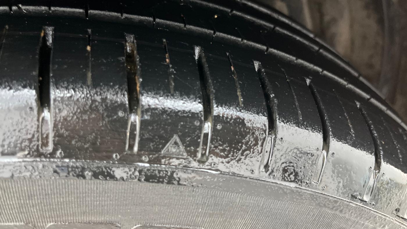 2018 Maruti Ciaz ALPHA  AT 1.4  PETROL, Petrol, Automatic, 69,712 km, Right Front Tyre Tread