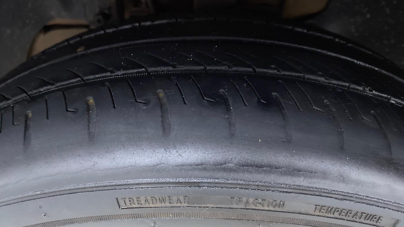 2017 Tata Tiago XZ 1.2 REVOTRON, Petrol, Manual, 90,502 km, Left Front Tyre Tread