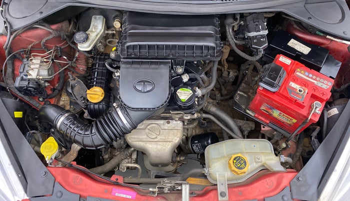 2017 Tata Tiago XZ 1.2 REVOTRON, Petrol, Manual, 90,502 km, Open Bonet