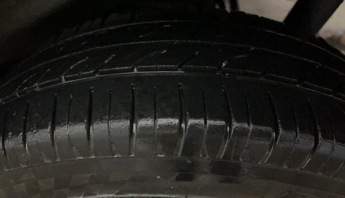 2014 Maruti Wagon R 1.0 VXI, Petrol, Manual, 37,567 km, Left Rear Tyre Tread