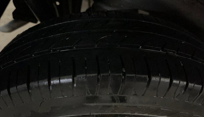 2014 Maruti Wagon R 1.0 VXI, Petrol, Manual, 37,567 km, Right Rear Tyre Tread