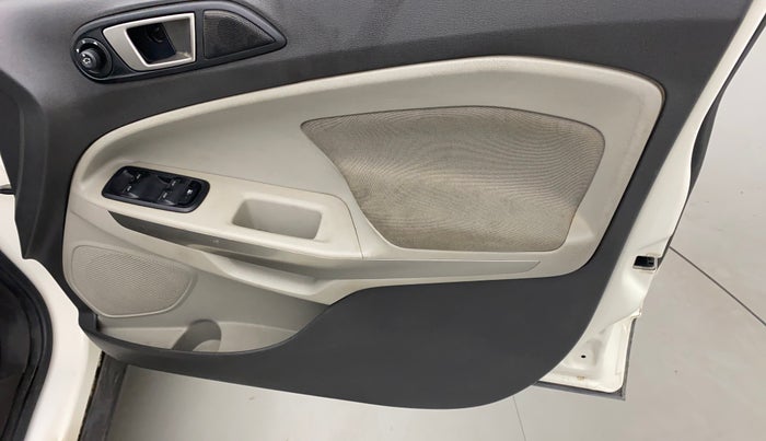 2014 Ford Ecosport TITANIUM 1.0L ECOBOOST, Petrol, Manual, 1,21,782 km, Driver Side Door Panels Control