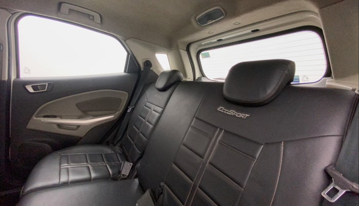 2014 Ford Ecosport TITANIUM 1.0L ECOBOOST, Petrol, Manual, 1,21,782 km, Right Side Rear Door Cabin