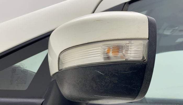 2014 Ford Ecosport TITANIUM 1.0L ECOBOOST, Petrol, Manual, 1,21,782 km, Left rear-view mirror - Indicator light not working