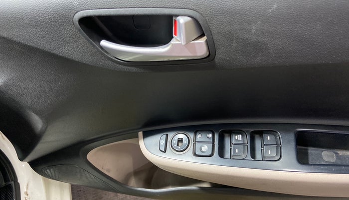 2019 Hyundai Grand i10 ASTA 1.2 KAPPA VTVT, CNG, Manual, 67,283 km, Driver Side Door Panels Control
