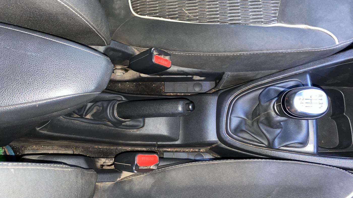 2018 Renault Captur RXL DIESEL, Diesel, Manual, 1,17,188 km, Gear Lever