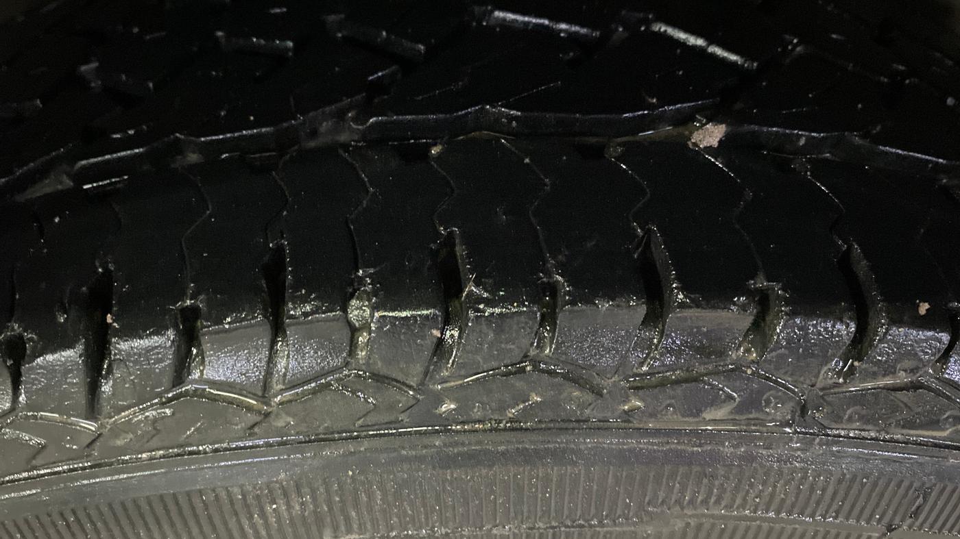 2018 Renault Captur RXL DIESEL, Diesel, Manual, 1,17,188 km, Left Rear Tyre Tread