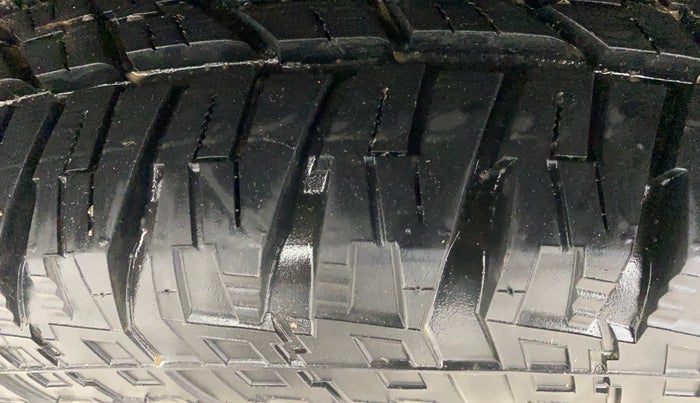 2014 Toyota Fortuner 3.0 4X2 AT, Diesel, Automatic, 89,942 km, Left Rear Tyre Tread