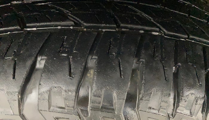 2014 Toyota Fortuner 3.0 4X2 AT, Diesel, Automatic, 89,942 km, Right Front Tyre Tread