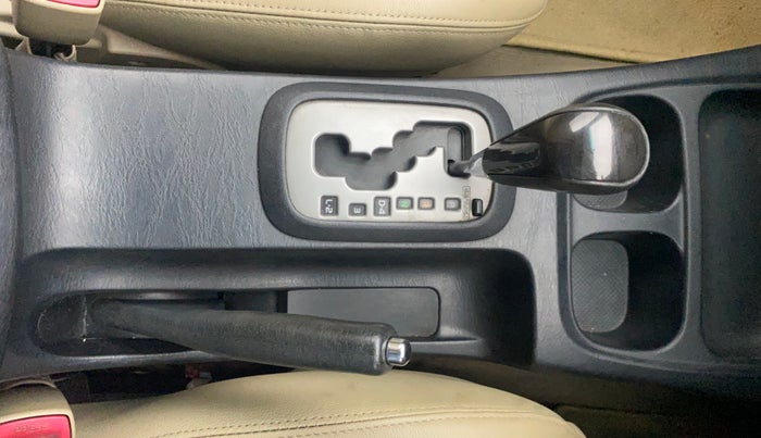 2014 Toyota Fortuner 3.0 4X2 AT, Diesel, Automatic, 89,942 km, Gear Lever