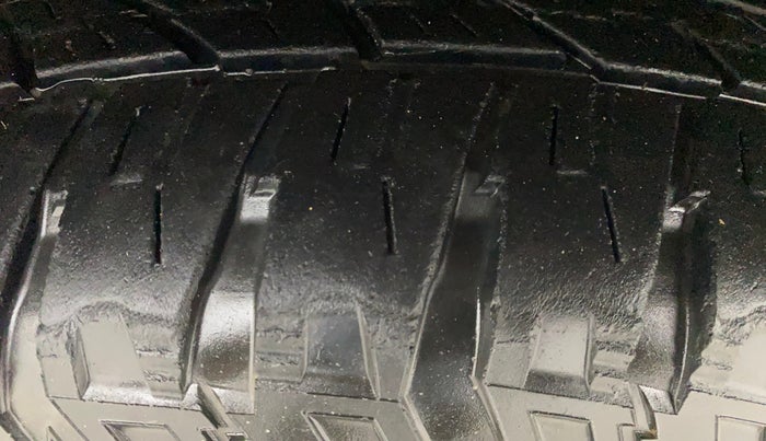 2014 Toyota Fortuner 3.0 4X2 AT, Diesel, Automatic, 89,942 km, Left Front Tyre Tread
