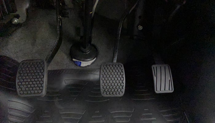 2022 Maruti Eeco 5 STR AC (O), Petrol, Manual, 6,502 km, Pedals