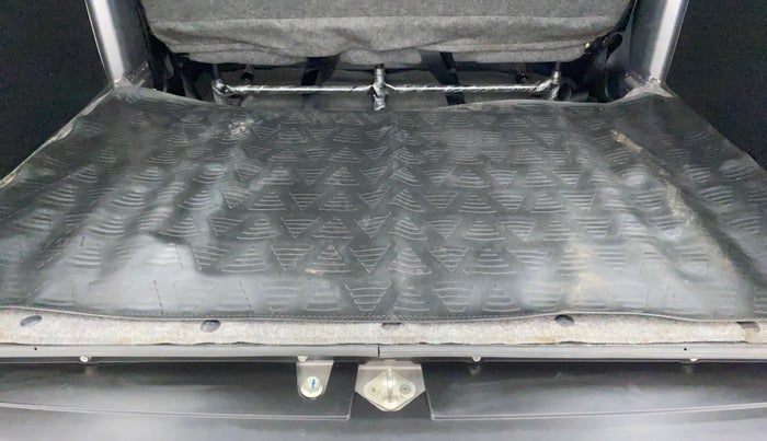 2022 Maruti Eeco 5 STR AC (O), Petrol, Manual, 6,502 km, Boot Inside