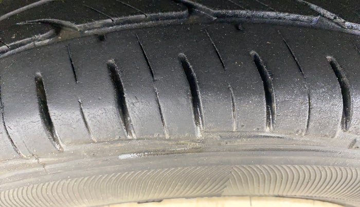 2014 Maruti Alto 800 LXI, Petrol, Manual, 66,839 km, Left Rear Tyre Tread