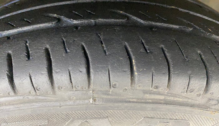 2014 Maruti Alto 800 LXI, Petrol, Manual, 66,839 km, Right Front Tyre Tread