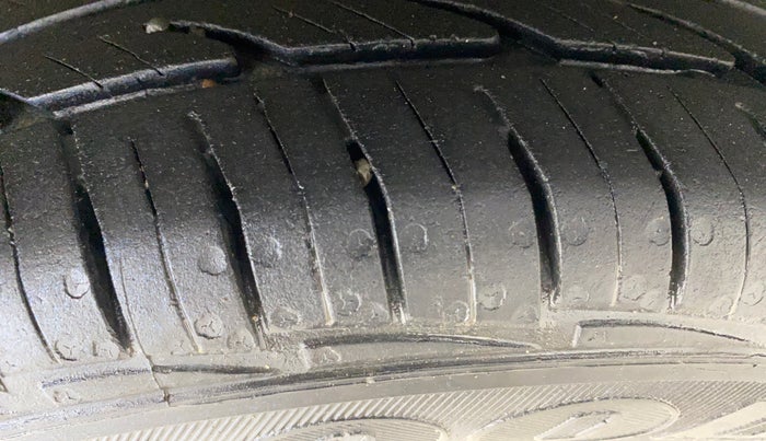 2014 Maruti Alto 800 LXI, Petrol, Manual, 66,839 km, Right Rear Tyre Tread