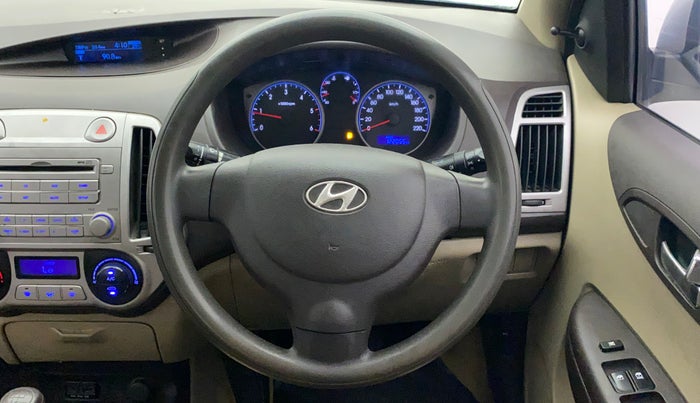 2012 Hyundai i20 MAGNA (O) 1.4 CRDI, Diesel, Manual, 1,22,205 km, Steering Wheel Close Up