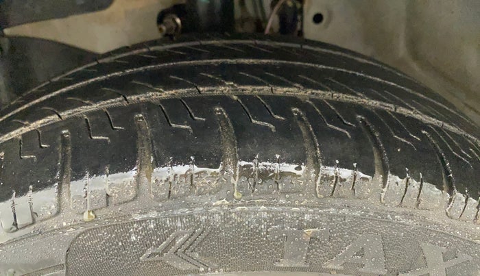 2014 Honda Brio VX MT, Petrol, Manual, 83,184 km, Left Front Tyre Tread