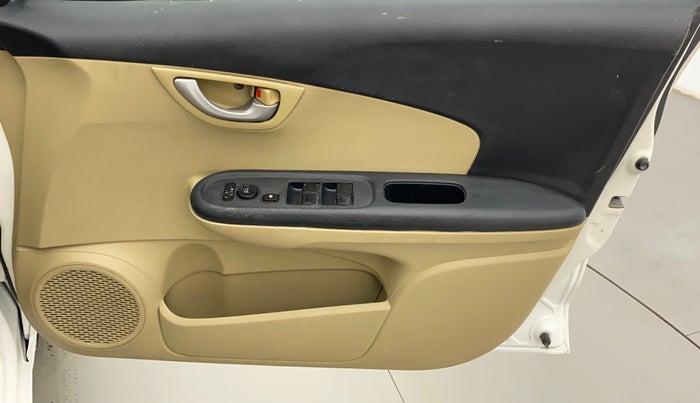 2014 Honda Brio VX MT, Petrol, Manual, 83,184 km, Driver Side Door Panels Control