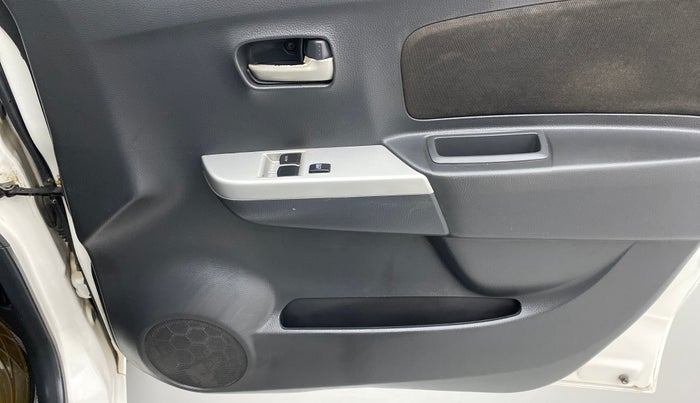 2012 Maruti Wagon R 1.0 LXI CNG, CNG, Manual, 1,21,812 km, Driver Side Door Panels Control