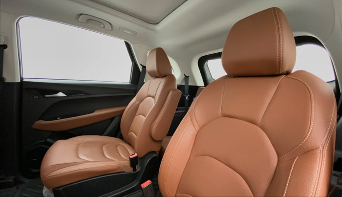 2020 MG HECTOR PLUS SHARP DCT, Petrol, Automatic, 18,504 km, Right Side Rear Door Cabin