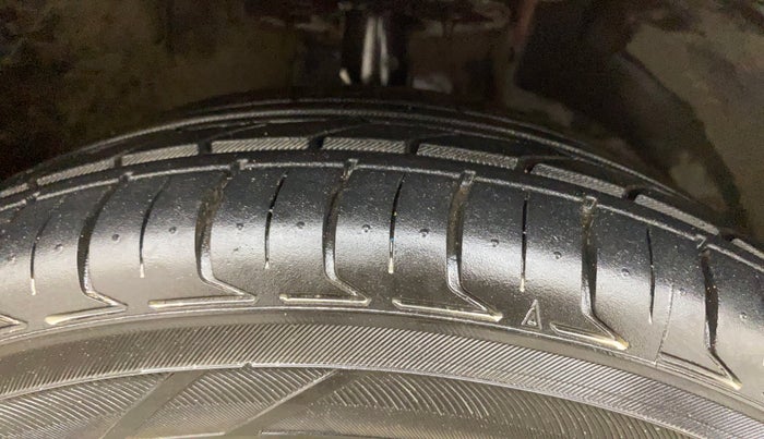 2021 Maruti Baleno ALPHA CVT PETROL 1.2, Petrol, Automatic, 44,244 km, Right Front Tyre Tread