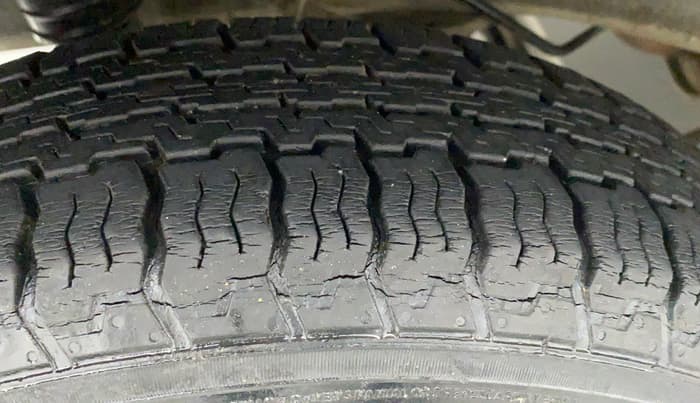 2014 Datsun Go T, Petrol, Manual, 22,272 km, Right Rear Tyre Tread