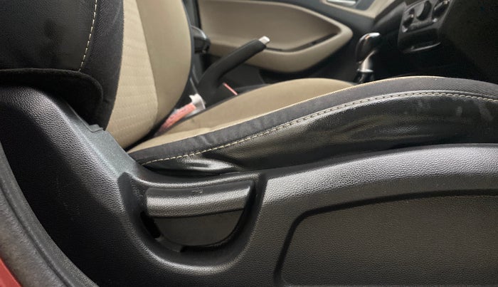 2015 Hyundai Elite i20 MAGNA 1.4 CRDI, Diesel, Manual, 1,19,303 km, Driver Side Adjustment Panel