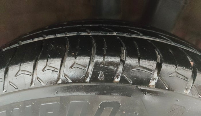 2017 Hyundai Grand i10 SPORTZ (O) 1.2 KAPPA VTVT, Petrol, Manual, 70,307 km, Left Rear Tyre Tread