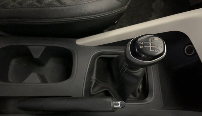 2021 Nissan MAGNITE XE, Petrol, Manual, 66,131 km, Gear Lever