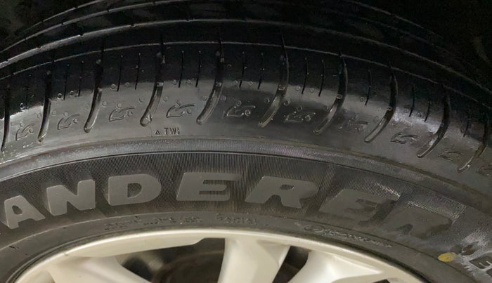 2016 Hyundai Creta SX PLUS 1.6 PETROL, Petrol, Manual, 61,816 km, Left Front Tyre Tread
