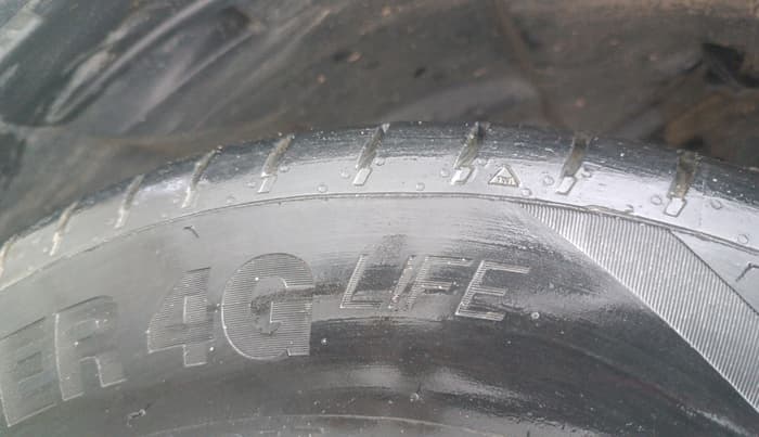 2014 Maruti Swift Dzire VXI, Petrol, Manual, 91,003 km, Left Front Tyre Tread
