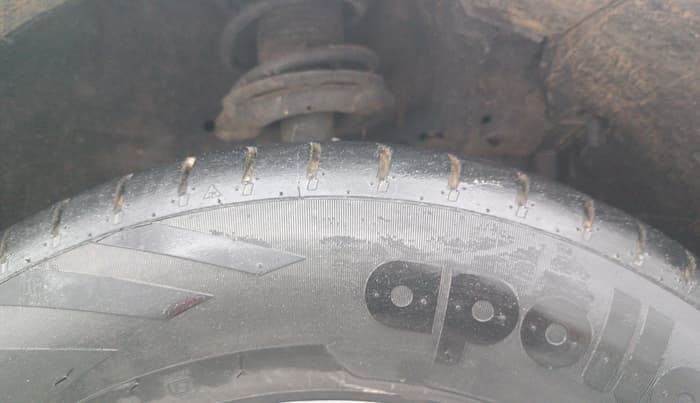 2014 Maruti Swift Dzire VXI, Petrol, Manual, 91,003 km, Right Front Tyre Tread
