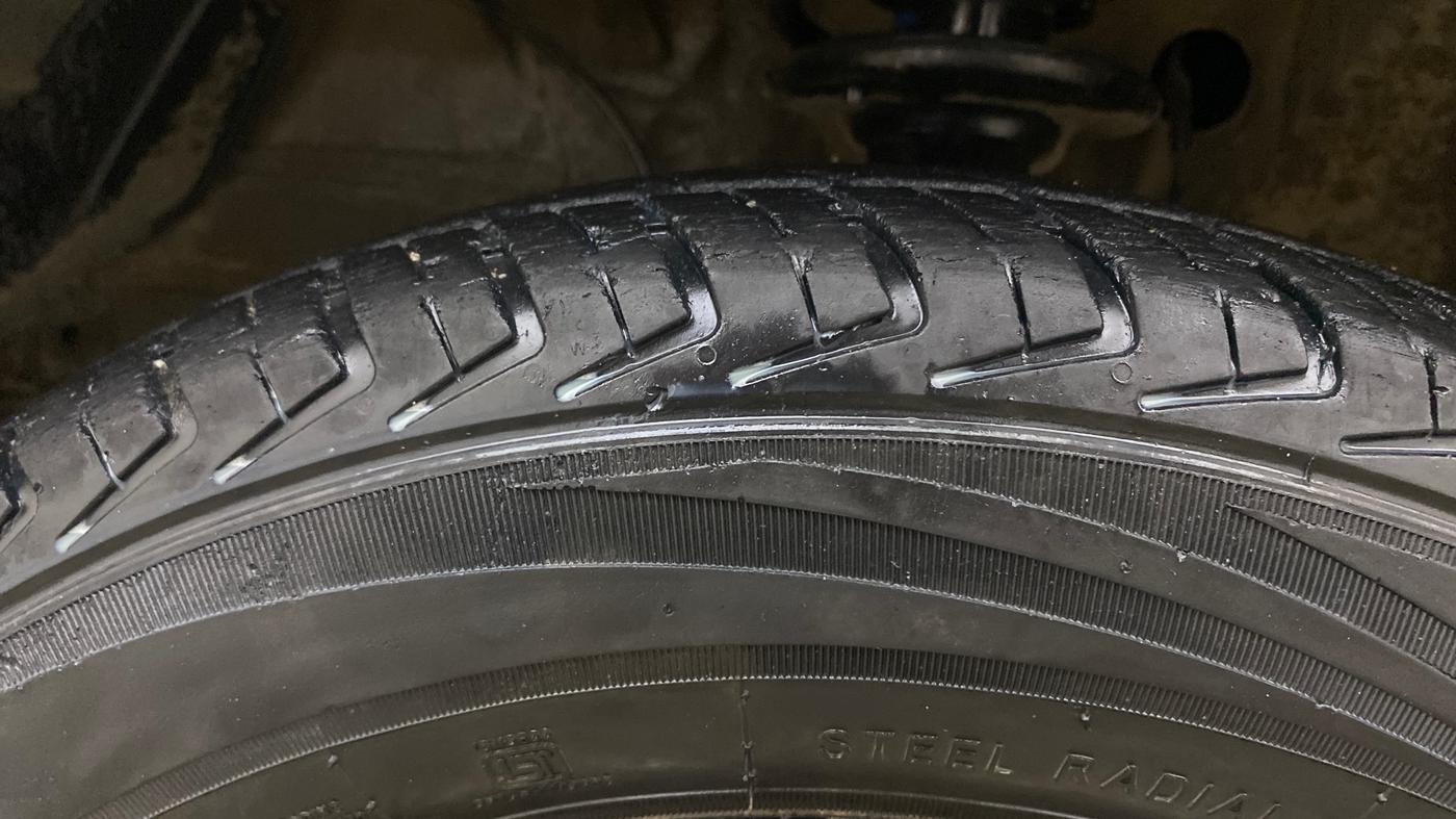 2022 Maruti Alto K10 VXI PLUS, Petrol, Manual, 37,164 km, Left Front Tyre Tread