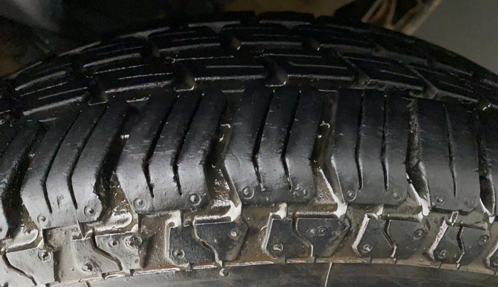 2016 Renault Kwid 1.0 RXT, Petrol, Manual, 44,456 km, Left Rear Tyre Tread
