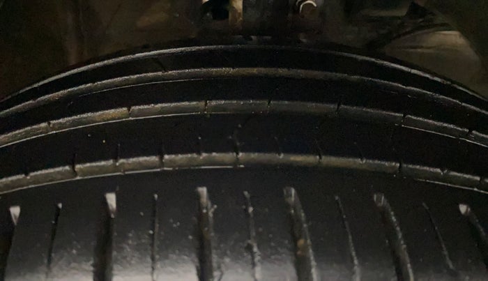 2023 Maruti Baleno ZETA 1.2 AGS, Petrol, Automatic, 21,447 km, Right Front Tyre Tread