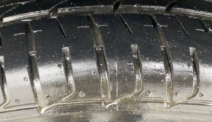 2019 Hyundai Elite i20 MAGNA PLUS 1.2, Petrol, Manual, 51,712 km, Left Front Tyre Tread