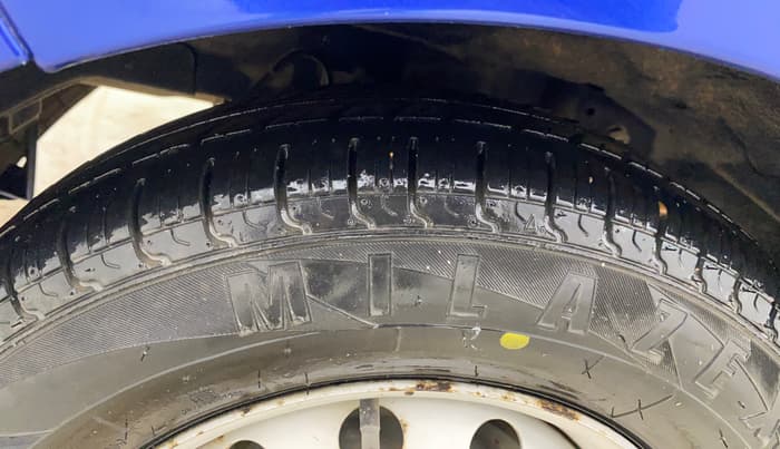 2016 Hyundai Eon ERA +, CNG, Manual, 57,982 km, Right Rear Tyre Tread