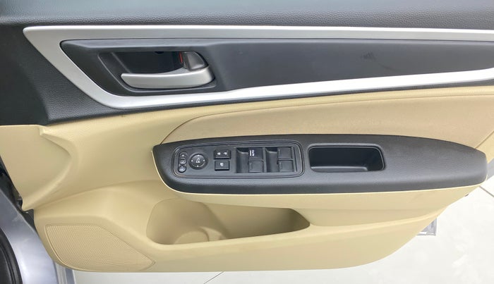 2022 Honda Amaze 1.2L I-VTEC VX, Petrol, Manual, 5,528 km, Driver Side Door Panels Control