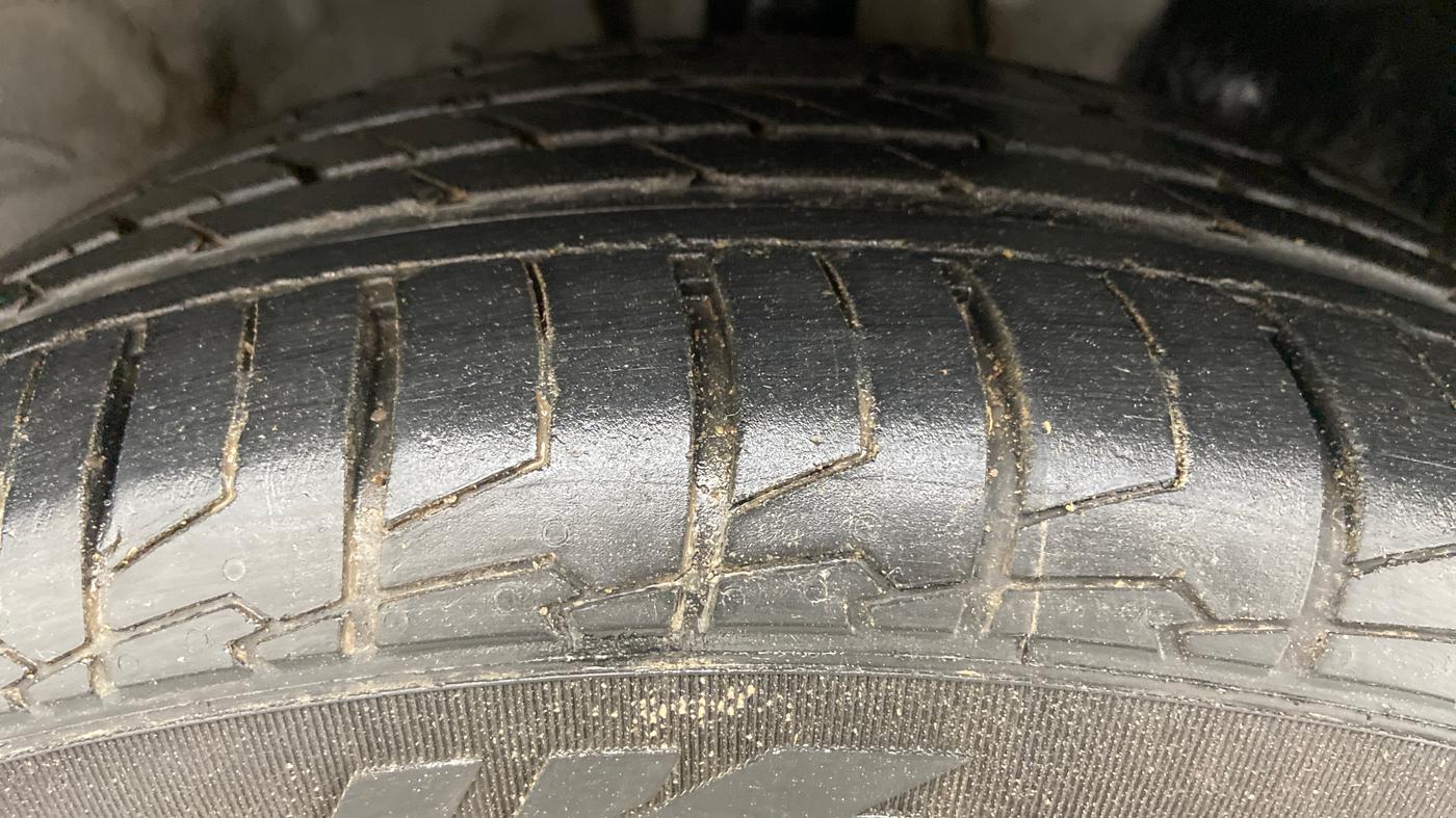 2021 Hyundai VENUE SX 1.0 (O) TURBO, Petrol, Manual, 13,011 km, Right Front Tyre Tread