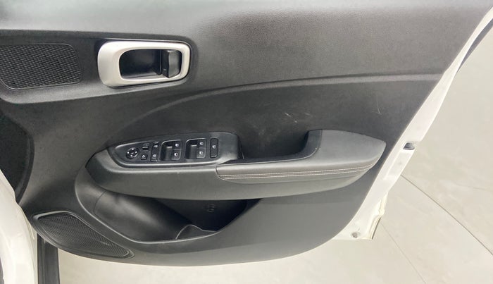 2021 Hyundai VENUE SX 1.0 (O) TURBO, Petrol, Manual, 13,011 km, Driver Side Door Panels Control