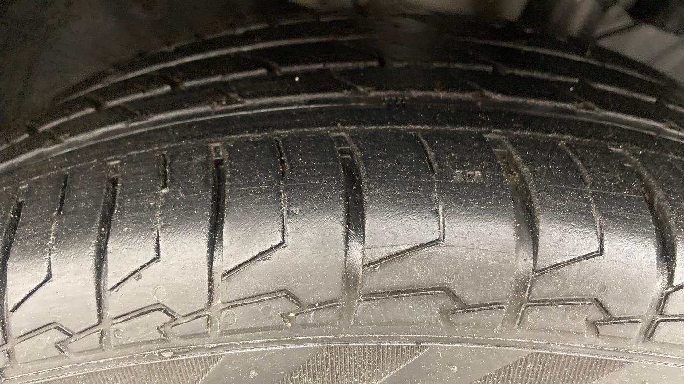 2021 Hyundai VENUE SX 1.0 (O) TURBO, Petrol, Manual, 13,011 km, Left Front Tyre Tread