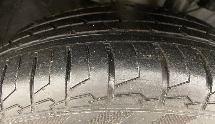 2021 Hyundai VENUE SX 1.0 (O) TURBO, Petrol, Manual, 13,011 km, Left Front Tyre Tread