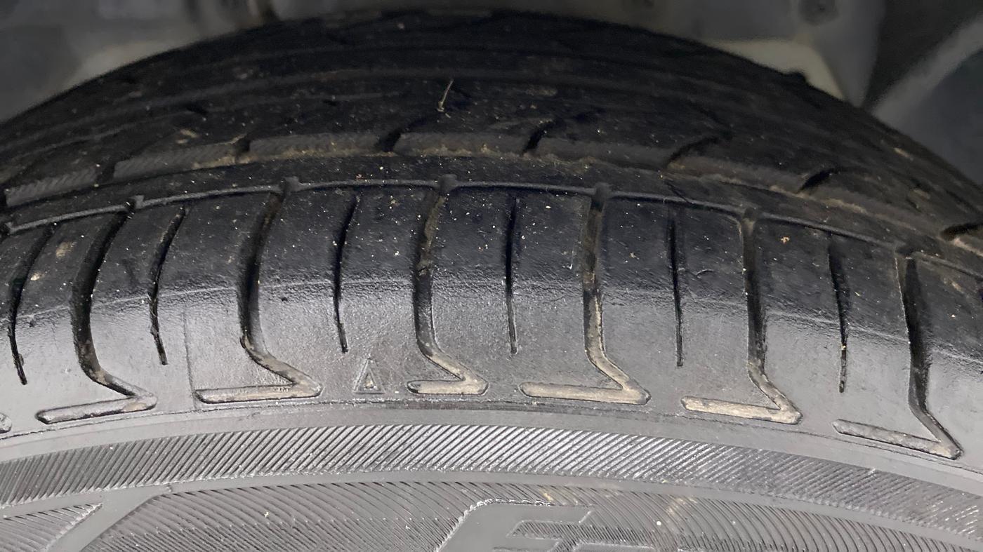 2019 Ford New Figo 1.2 TITANIUM, Petrol, Manual, 48,401 km, Right Front Tyre Tread