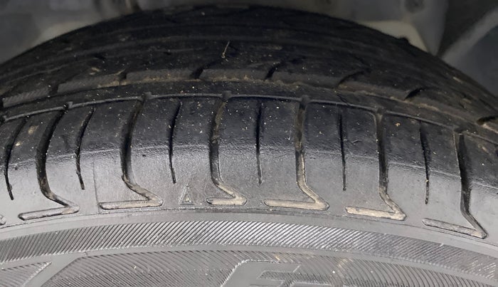 2019 Ford New Figo 1.2 TITANIUM, Petrol, Manual, 48,401 km, Right Front Tyre Tread