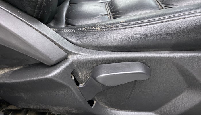2019 Ford New Figo 1.2 TITANIUM, Petrol, Manual, 48,401 km, Driver Side Adjustment Panel